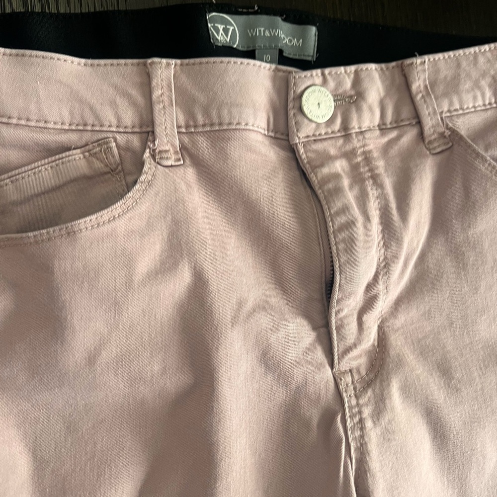 Wit & Wisdom light lilac capri Pants